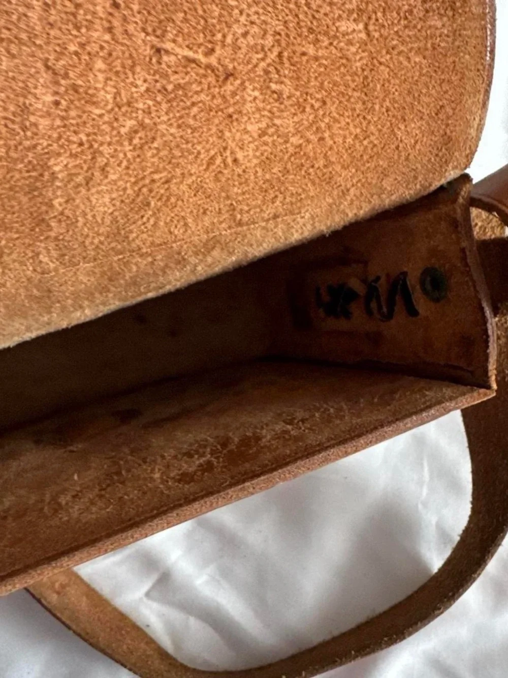 Vintage leather crossbody bag